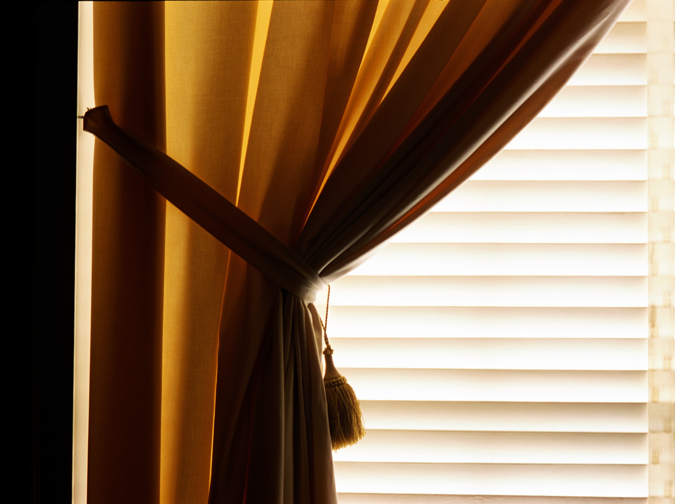 Beautiful bespoke curtains with venetian blinds